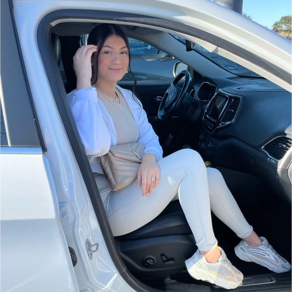 Meet your Posher, Bianca - Picture 1 of 1